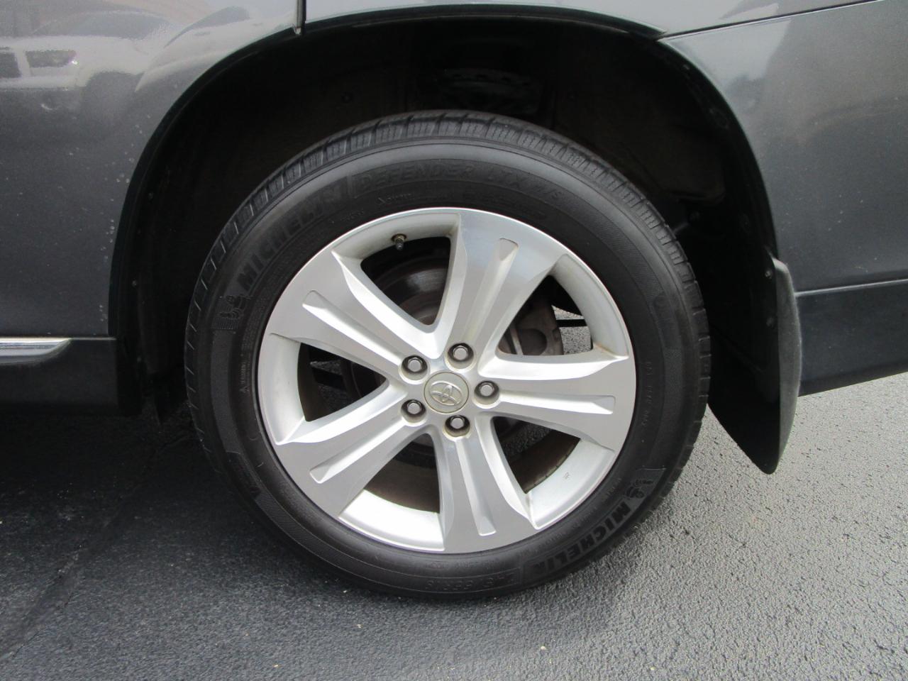 Toyota Highlander 4WD 4dr V6 Limited (Natl) 2013