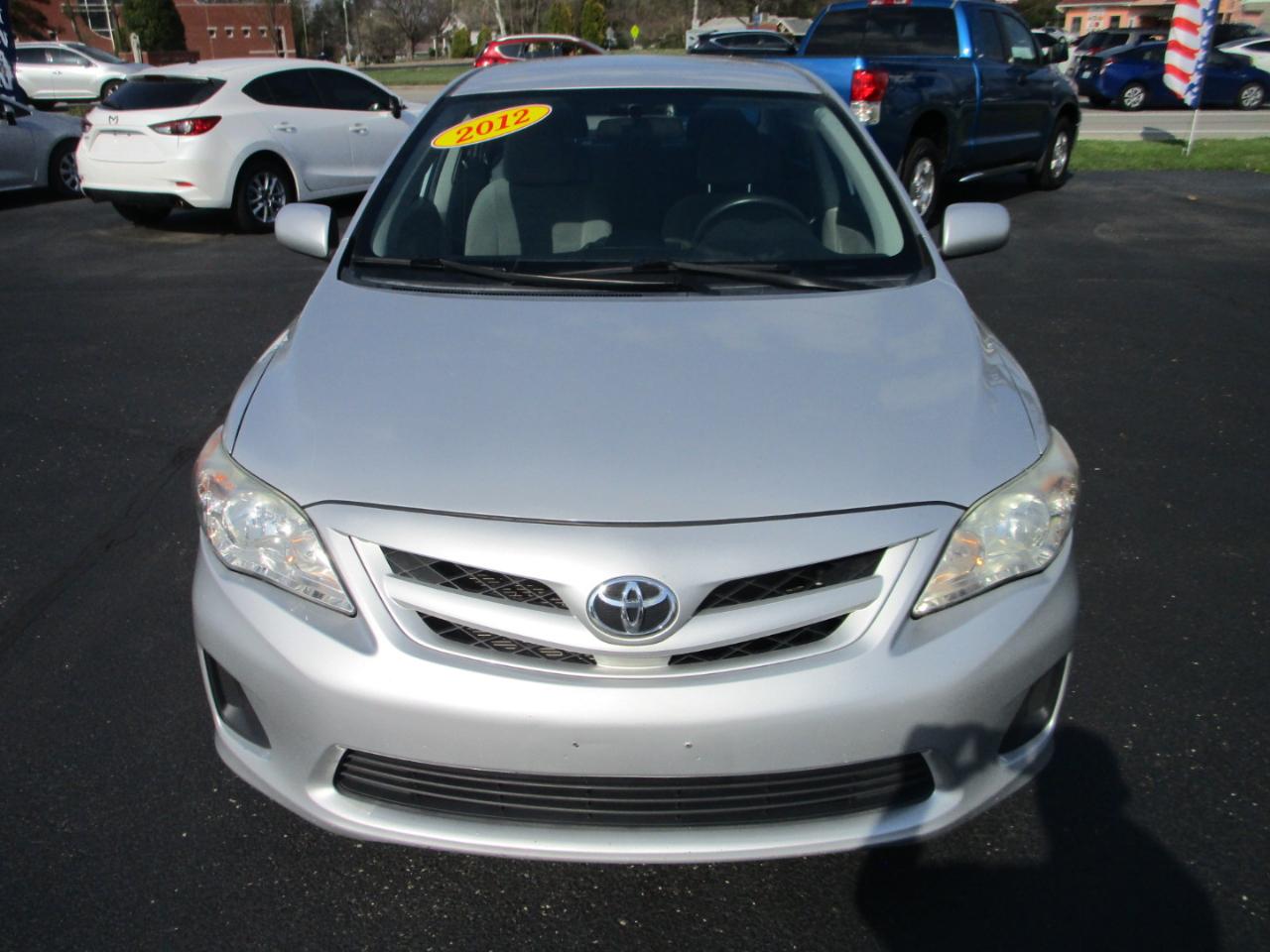 Toyota Corolla 4dr Sdn Auto LE (Natl) 2012