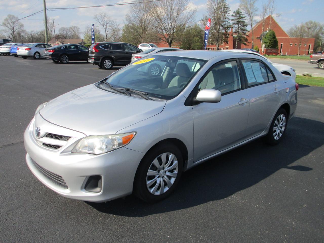 Toyota Corolla 4dr Sdn Auto LE (Natl) 2012