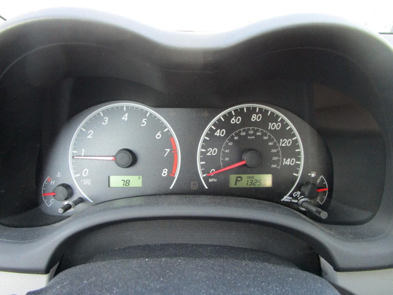 Toyota Corolla 4dr Sdn Auto LE (Natl) 2012