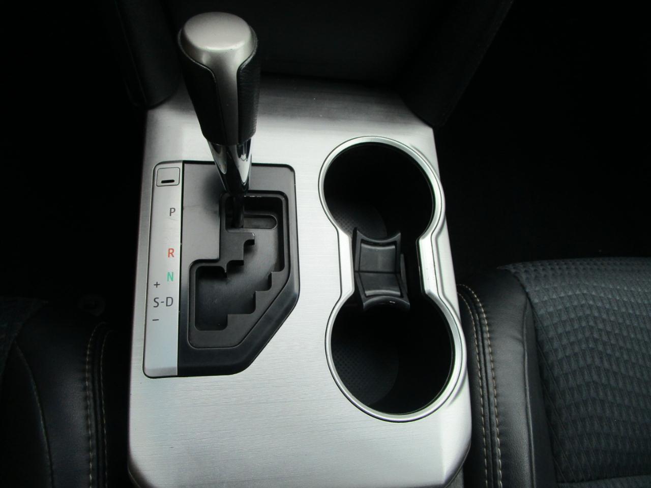 Toyota Camry 4dr Sdn I4 Auto SE Sport Limited Edition (Natl) 2012