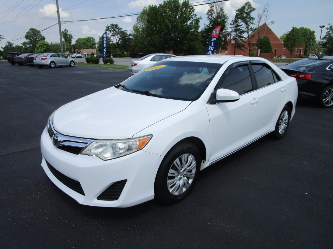 Toyota Camry 4dr Sdn I4 Auto LE (Natl) 2013