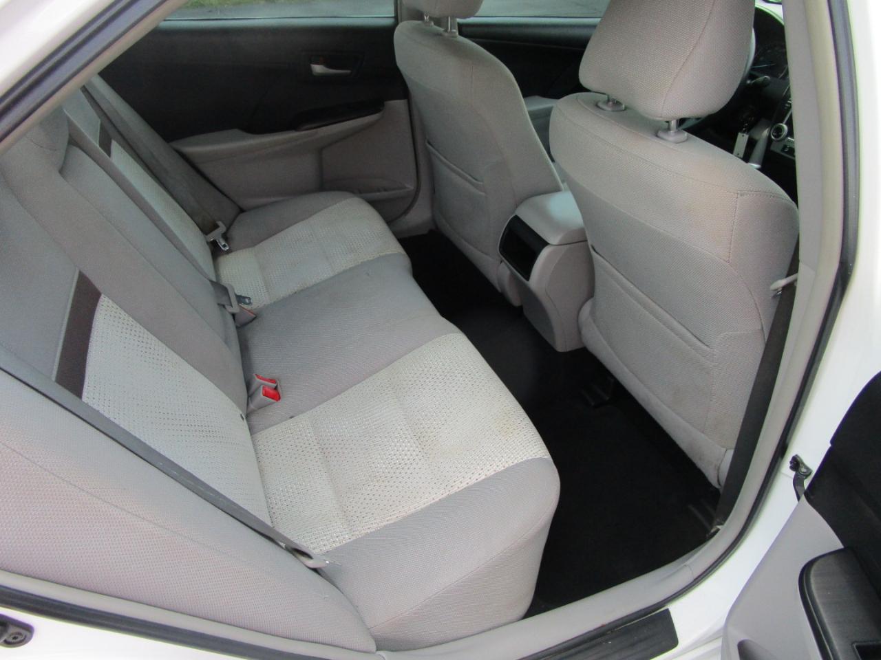 Toyota Camry 4dr Sdn I4 Auto LE (Natl) 2013