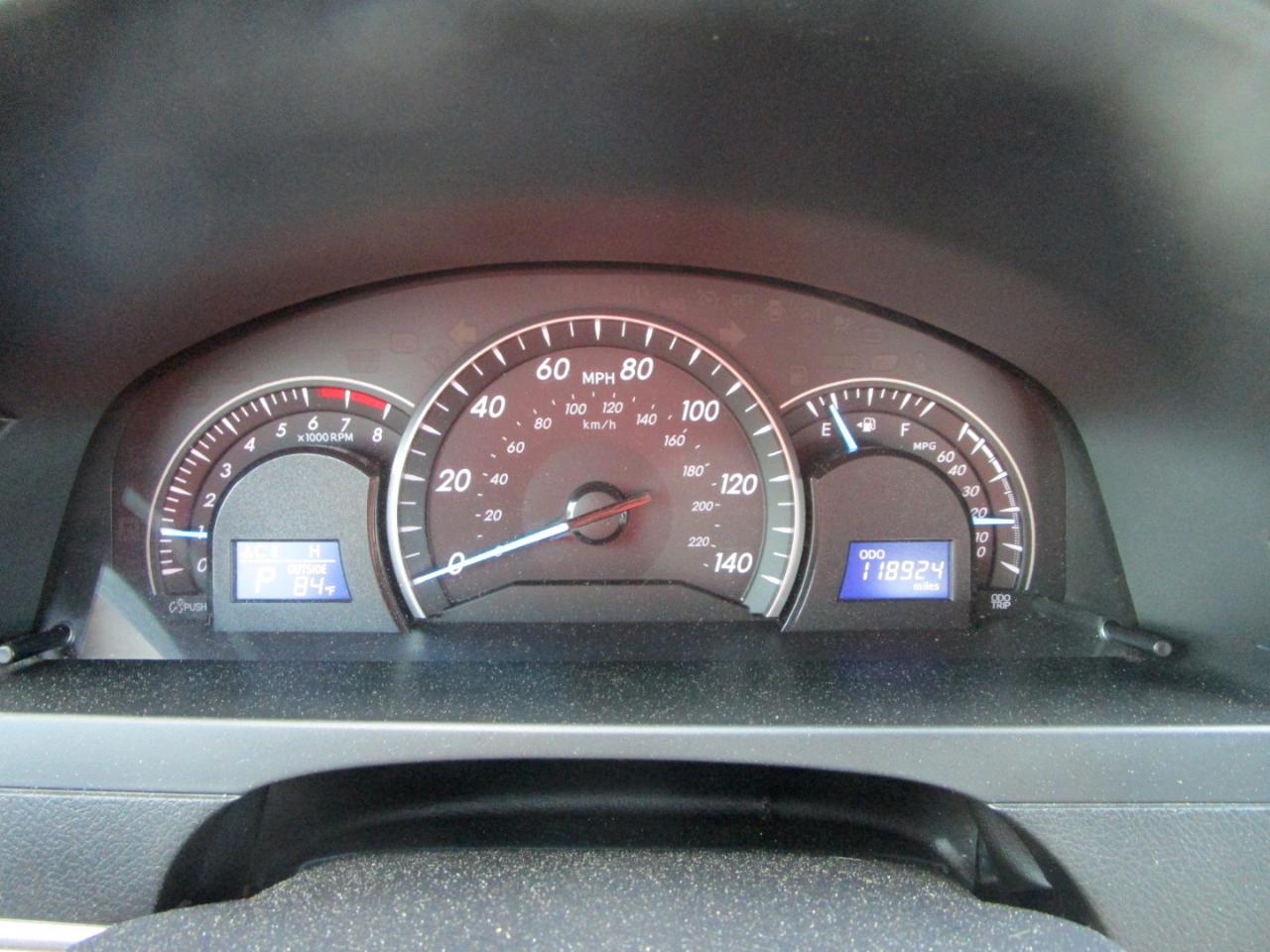 Toyota Camry 4dr Sdn I4 Auto LE (Natl) 2013