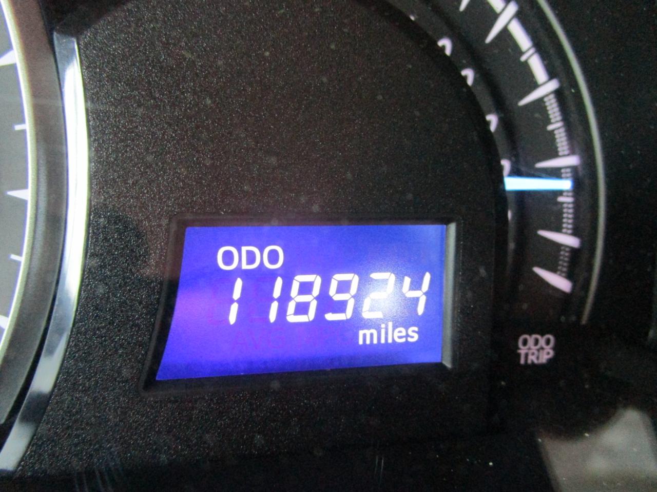 Toyota Camry 4dr Sdn I4 Auto LE (Natl) 2013