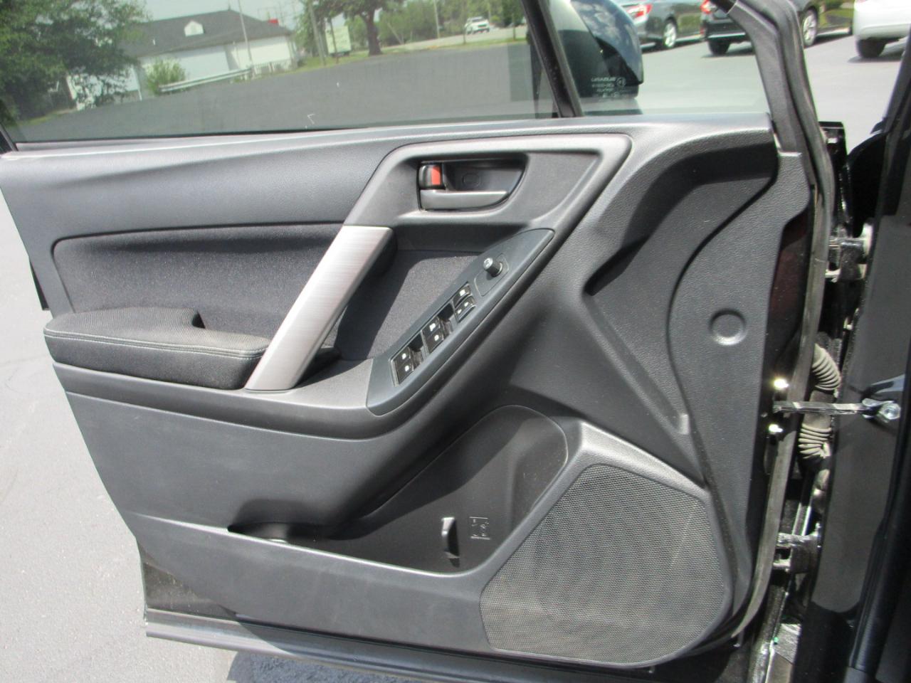 Subaru Forester 4dr CVT 2.5i Premium PZEV 2015