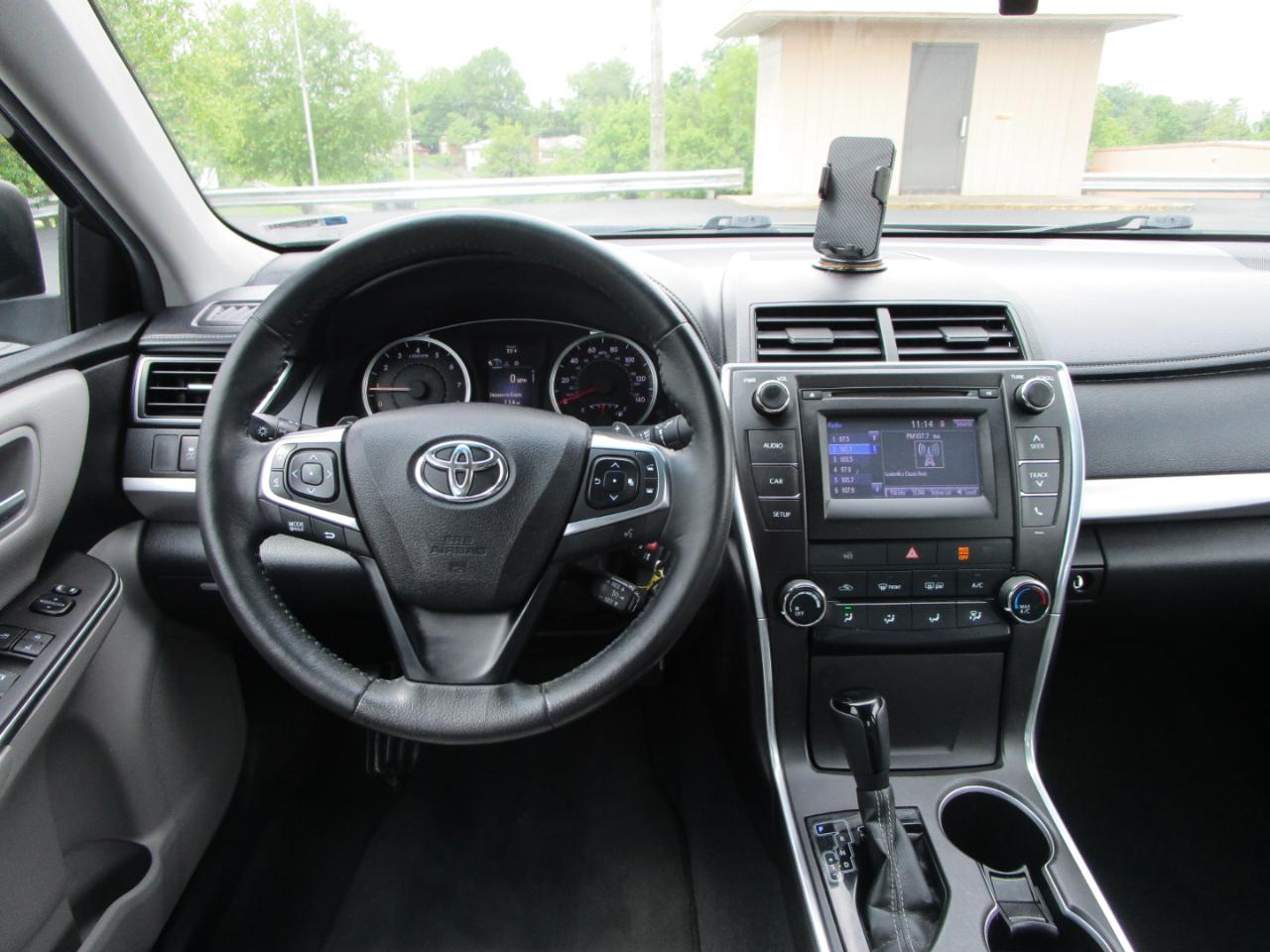Toyota Camry 4dr Sdn I4 Auto SE (Natl) 2015