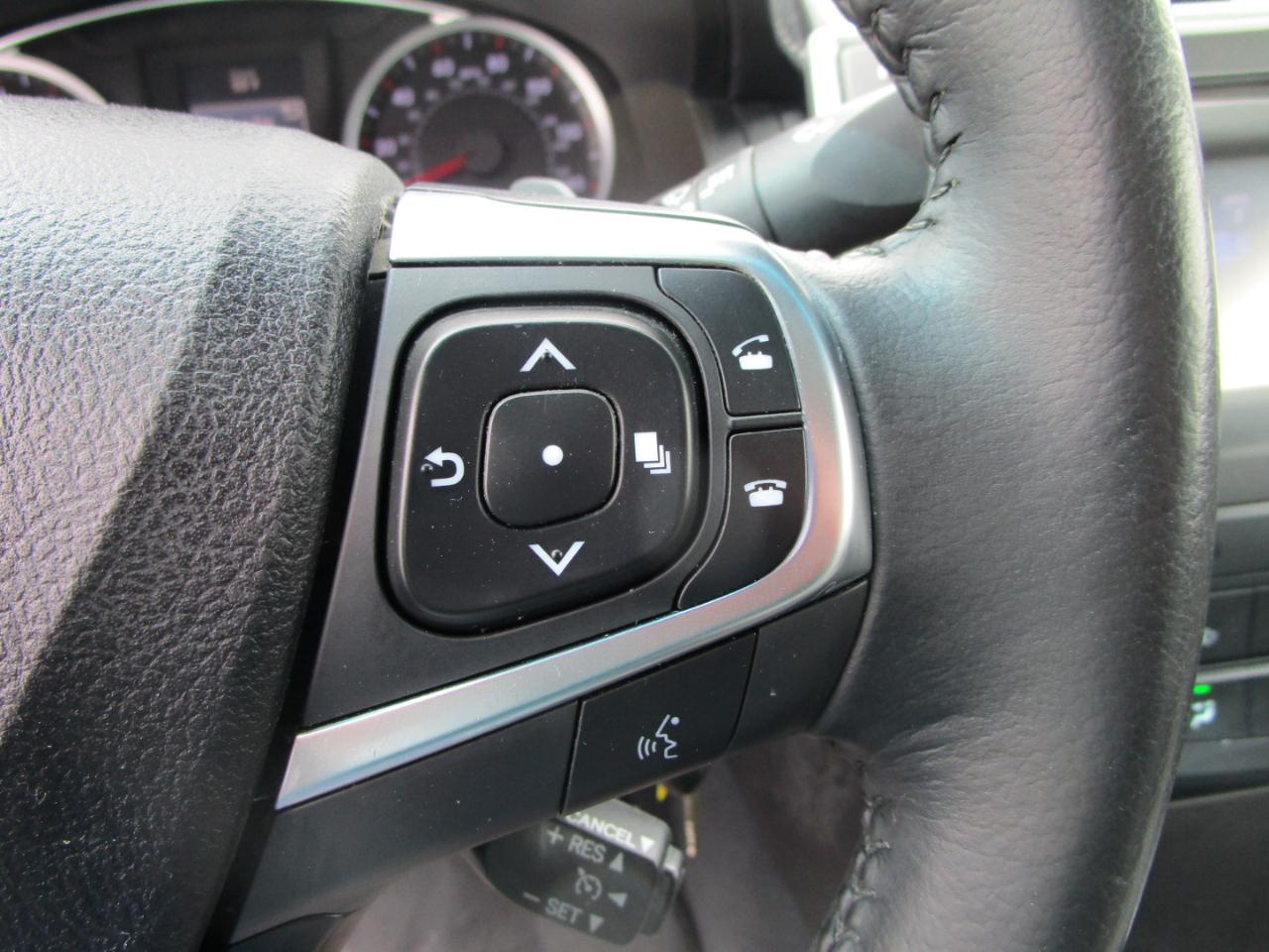 Toyota Camry 4dr Sdn I4 Auto SE (Natl) 2015