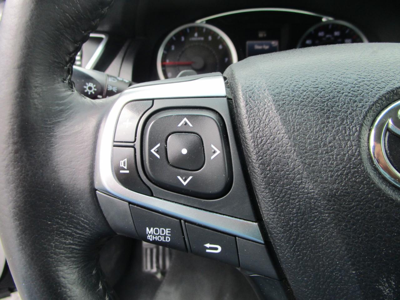Toyota Camry 4dr Sdn I4 Auto SE (Natl) 2015