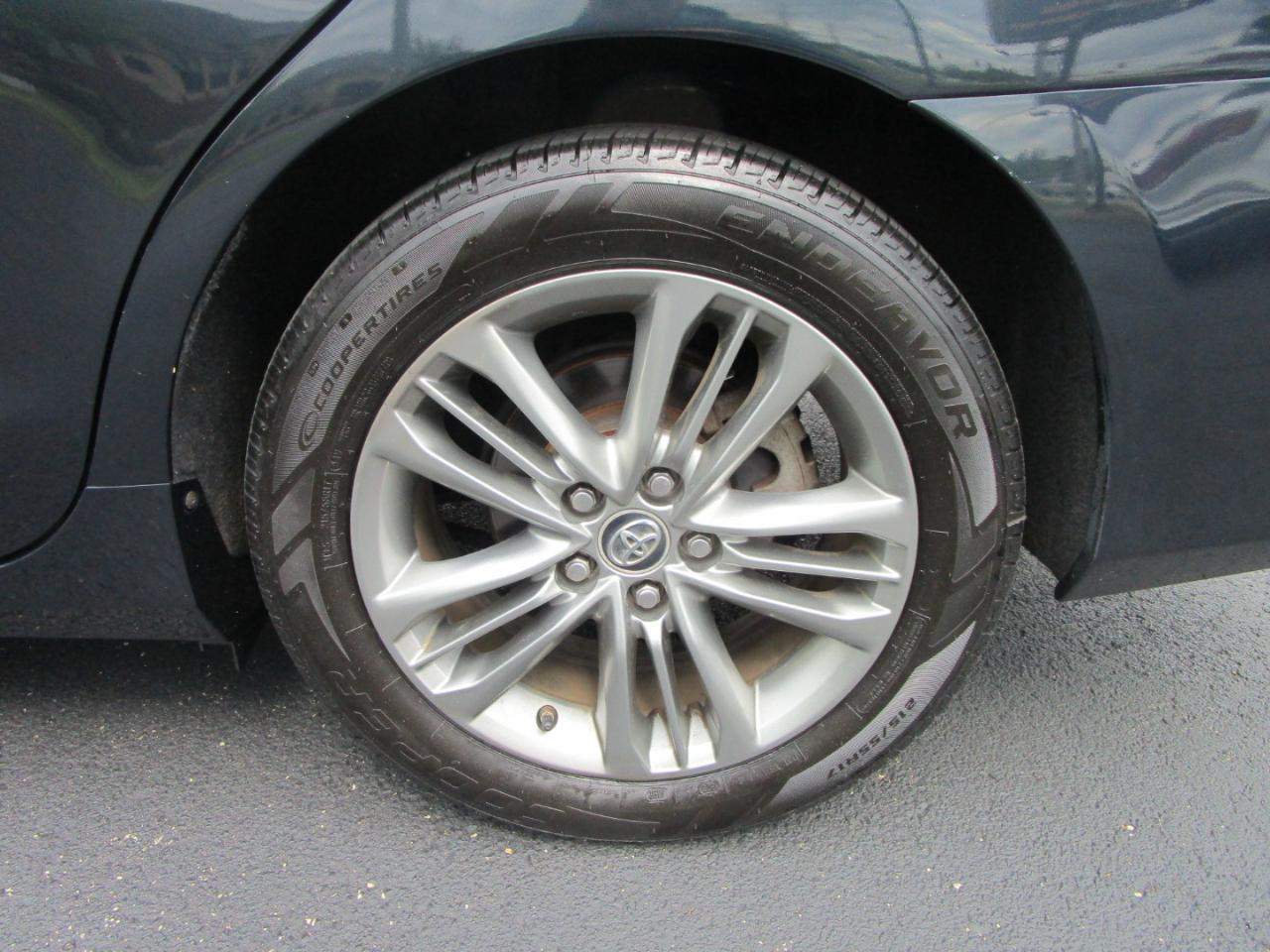 Toyota Camry 4dr Sdn I4 Auto SE (Natl) 2015