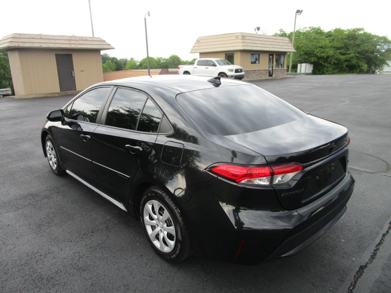 Toyota Corolla LE CVT (Natl) 2022