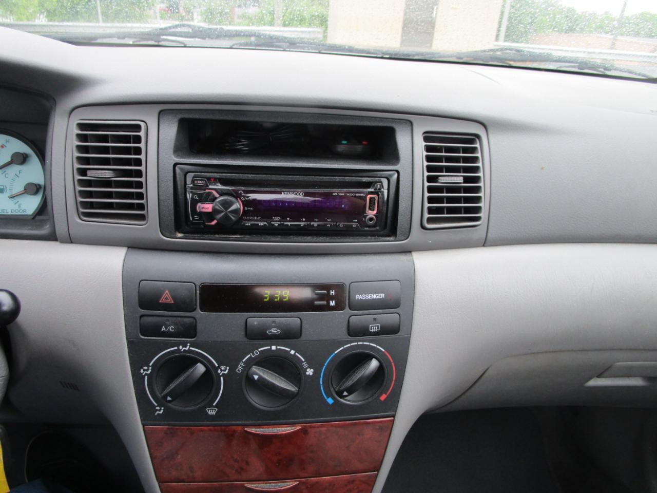 Toyota Corolla 4dr Sdn CE Auto (Natl) 2004