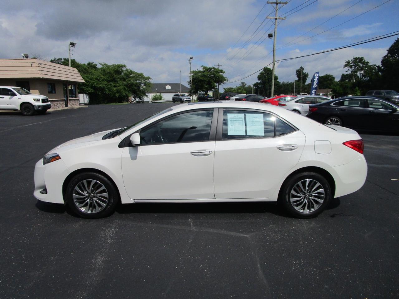 Toyota Corolla XLE CVT (Natl) 2019