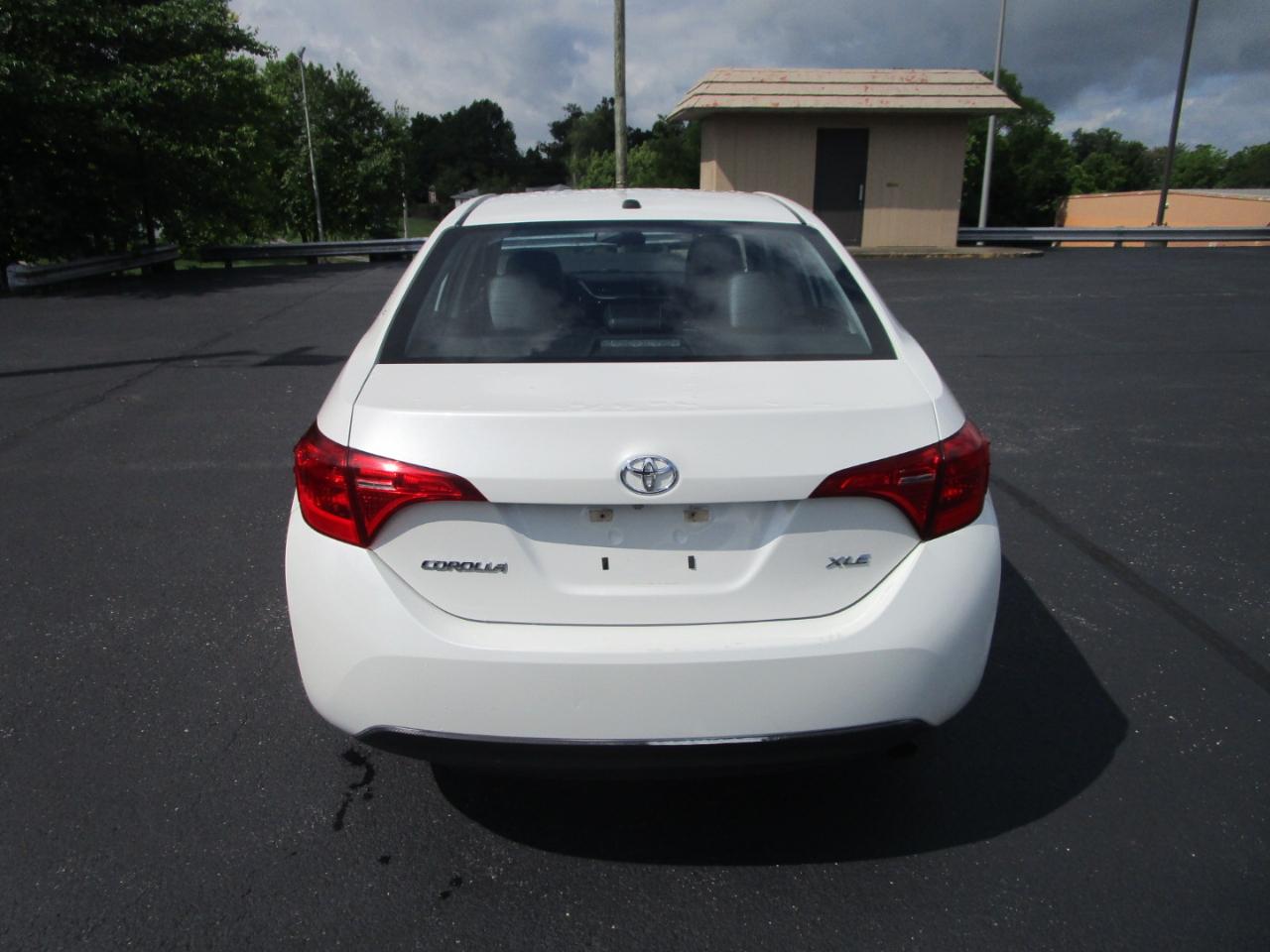 Toyota Corolla XLE CVT (Natl) 2019
