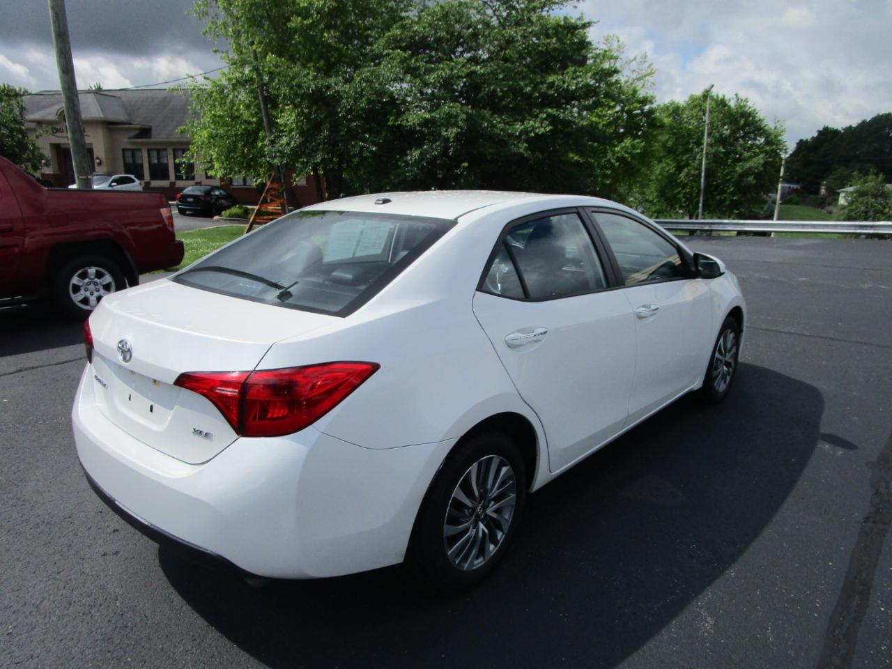 Toyota Corolla XLE CVT (Natl) 2019