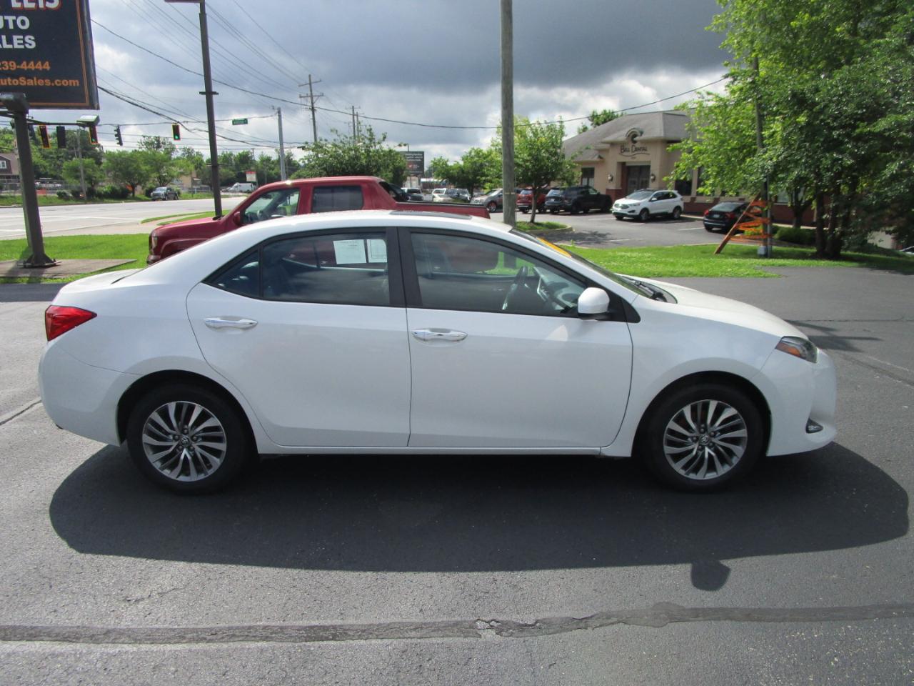 Toyota Corolla XLE CVT (Natl) 2019