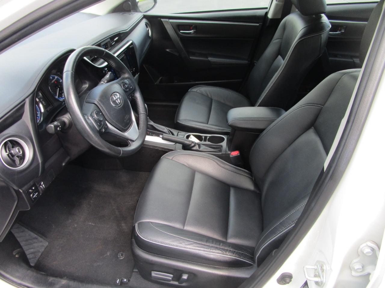 Toyota Corolla XLE CVT (Natl) 2019