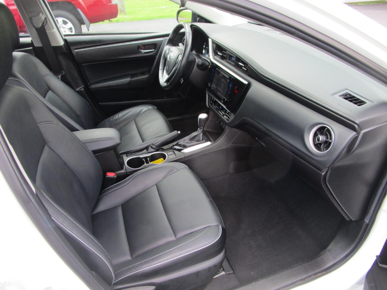 Toyota Corolla XLE CVT (Natl) 2019