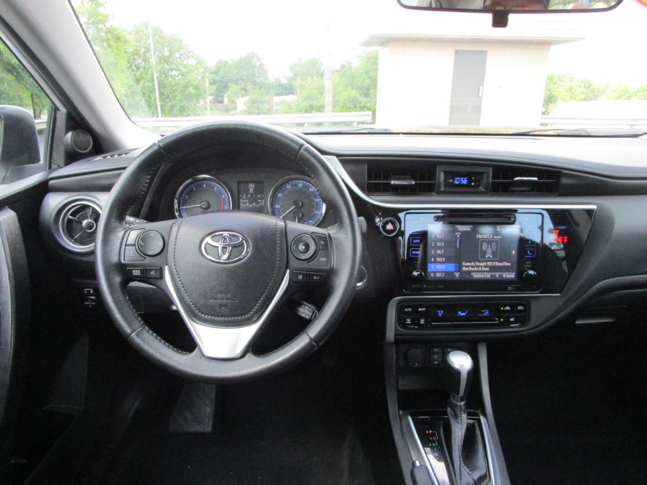 Toyota Corolla XLE CVT (Natl) 2019