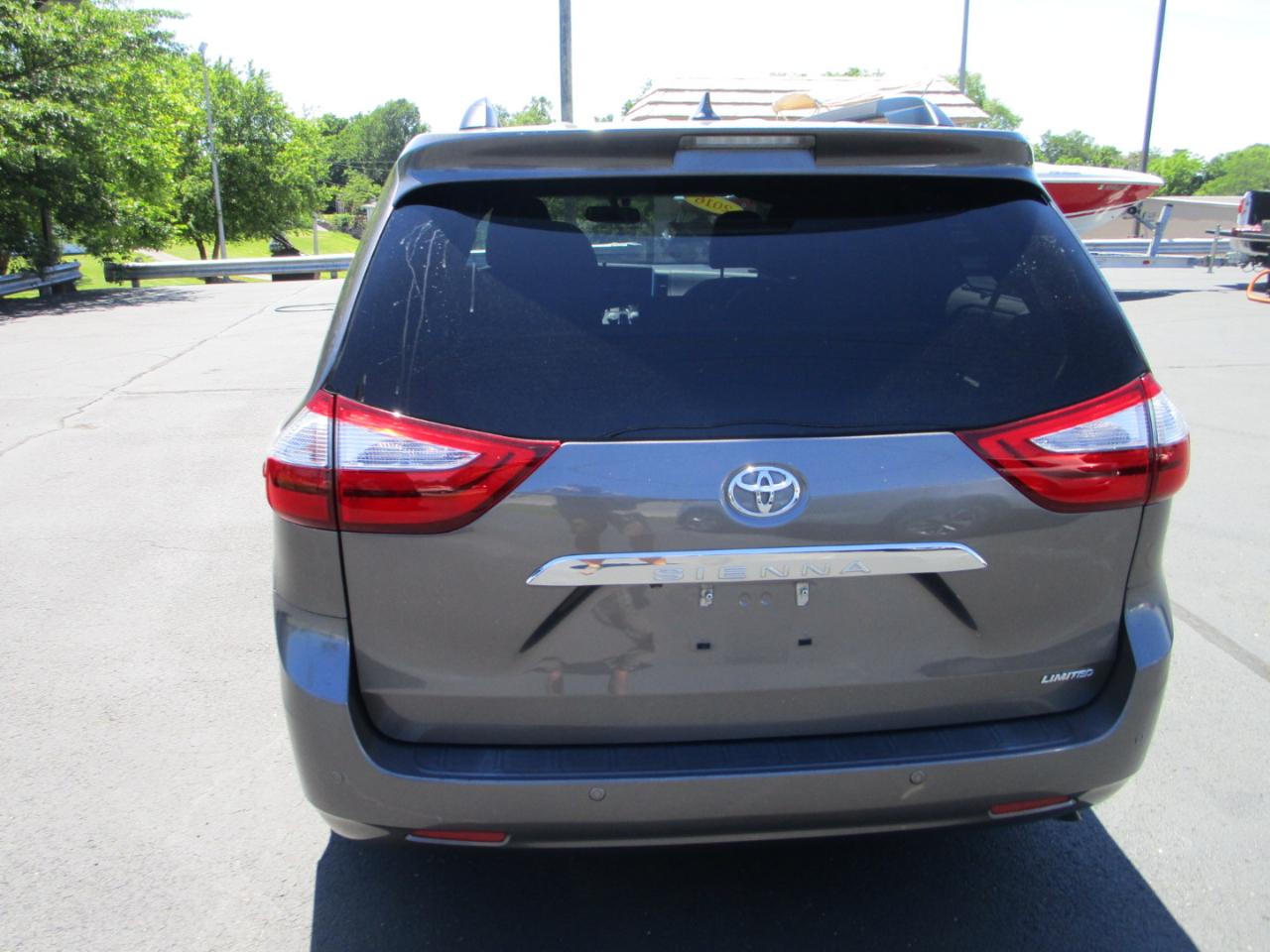 Toyota Sienna 5dr 7-Pass Van XLE Ltd FWD (Natl) 2016