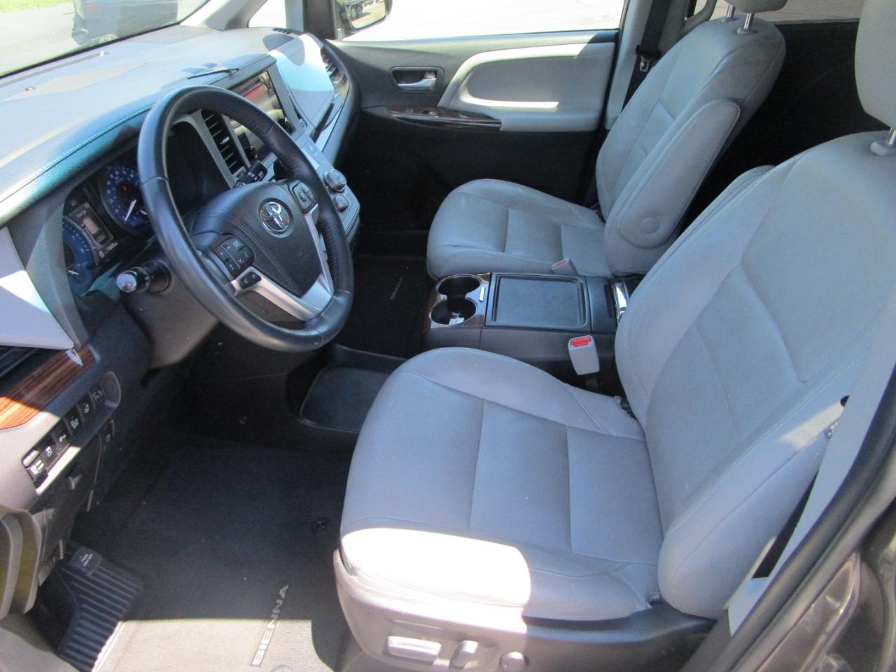 Toyota Sienna 5dr 7-Pass Van XLE Ltd FWD (Natl) 2016