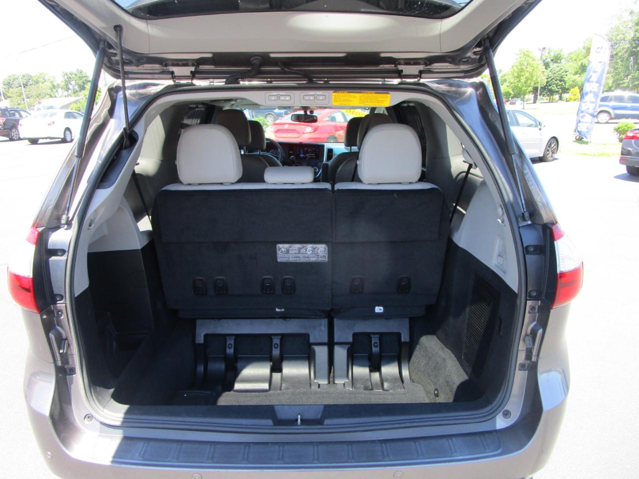 Toyota Sienna 5dr 7-Pass Van XLE Ltd FWD (Natl) 2016
