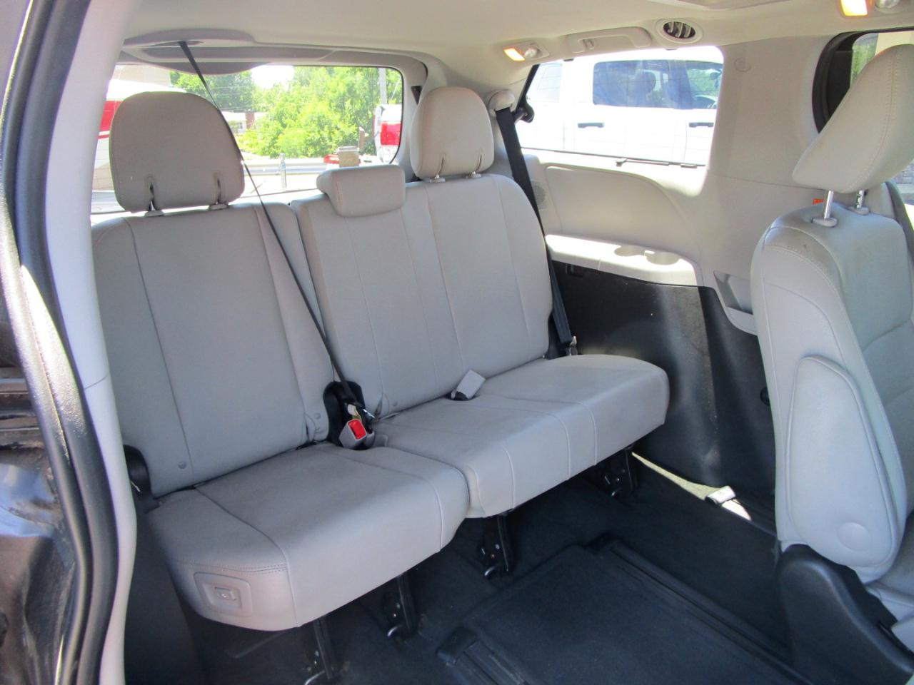 Toyota Sienna 5dr 7-Pass Van XLE Ltd FWD (Natl) 2016
