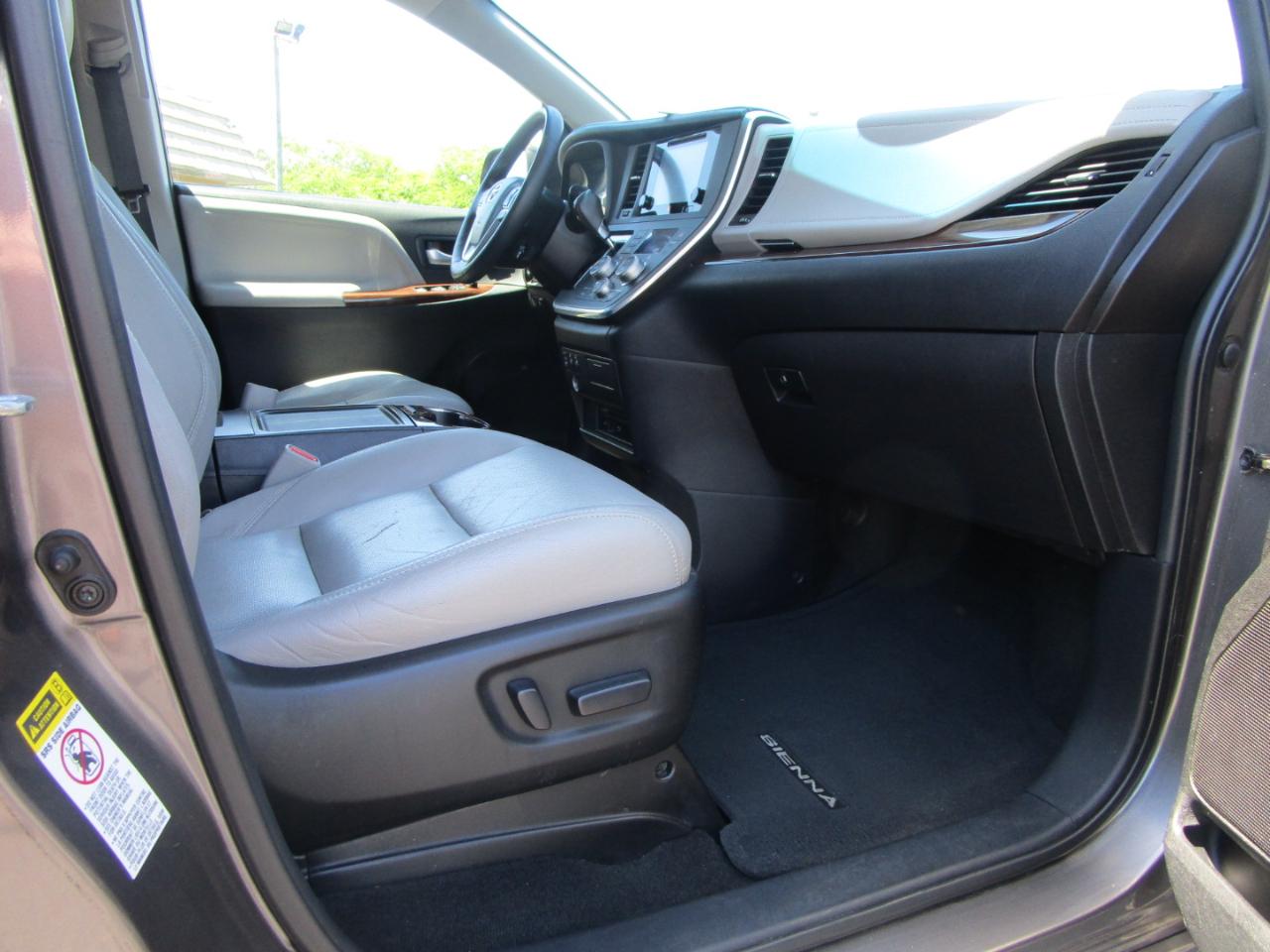 Toyota Sienna 5dr 7-Pass Van XLE Ltd FWD (Natl) 2016