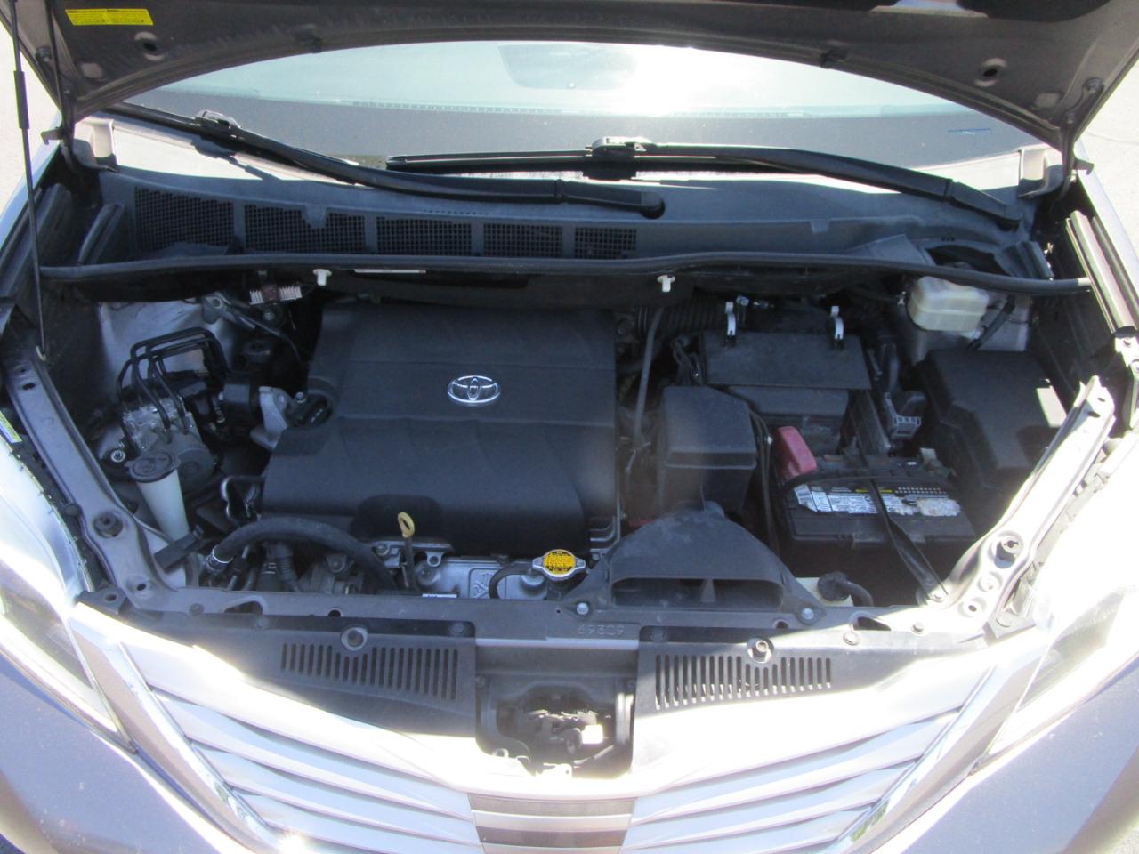 Toyota Sienna 5dr 7-Pass Van XLE Ltd FWD (Natl) 2016
