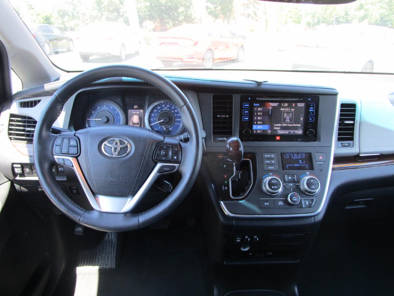 Toyota Sienna 5dr 7-Pass Van XLE Ltd FWD (Natl) 2016