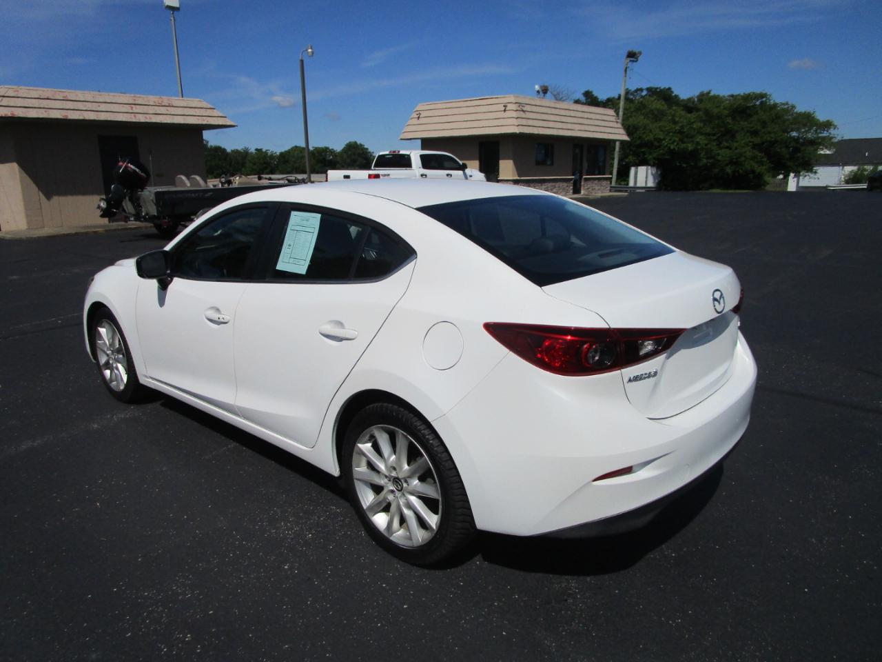 Mazda Mazda3 4-Door Touring Auto 2017