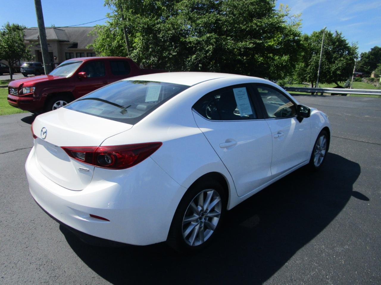 Mazda Mazda3 4-Door Touring Auto 2017