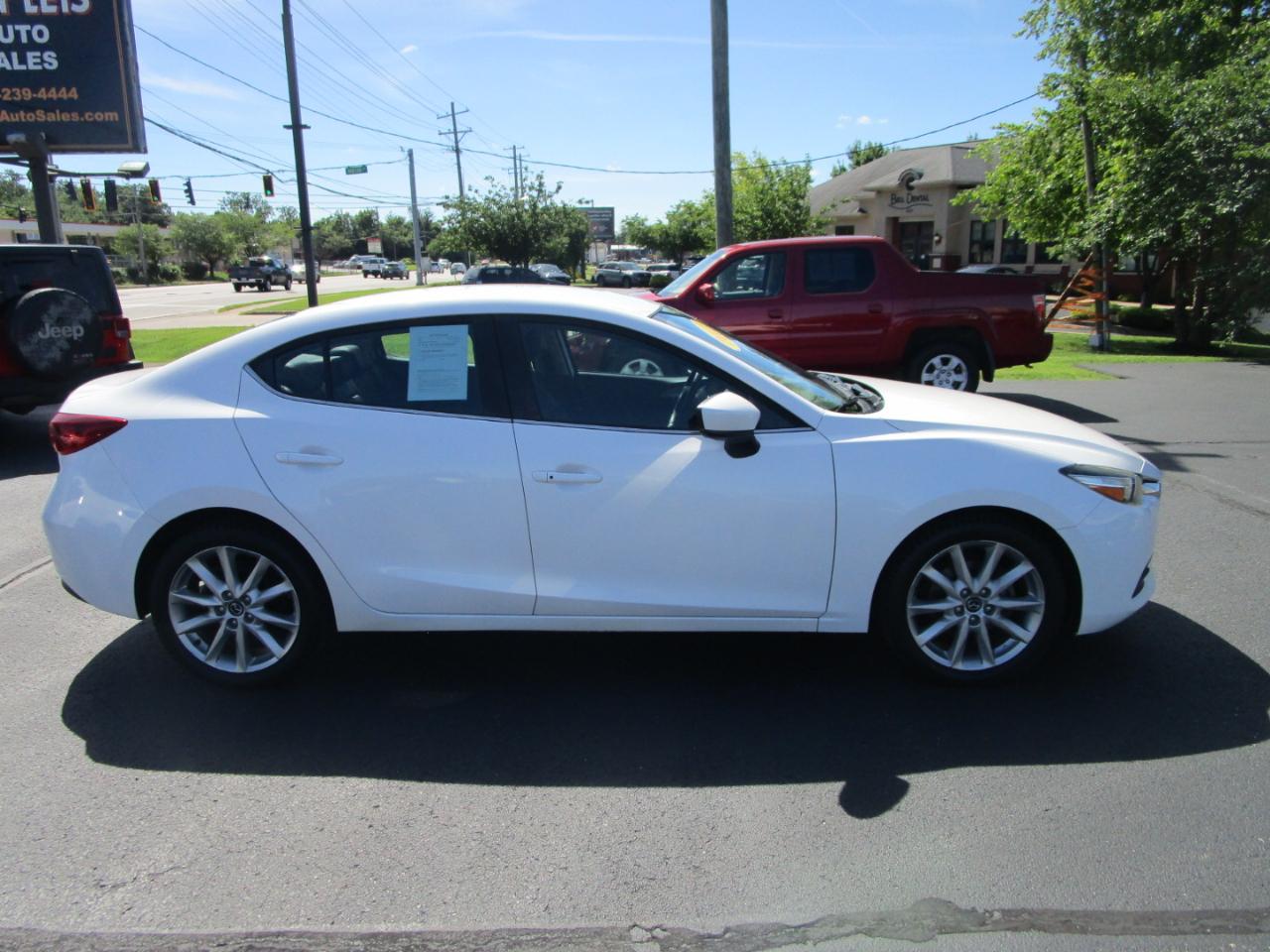 Mazda Mazda3 4-Door Touring Auto 2017