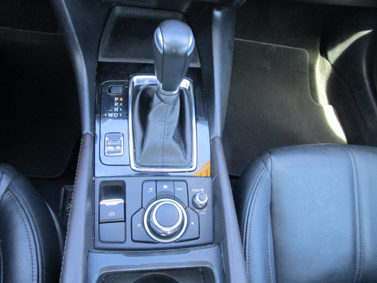 Mazda Mazda3 4-Door Touring Auto 2017
