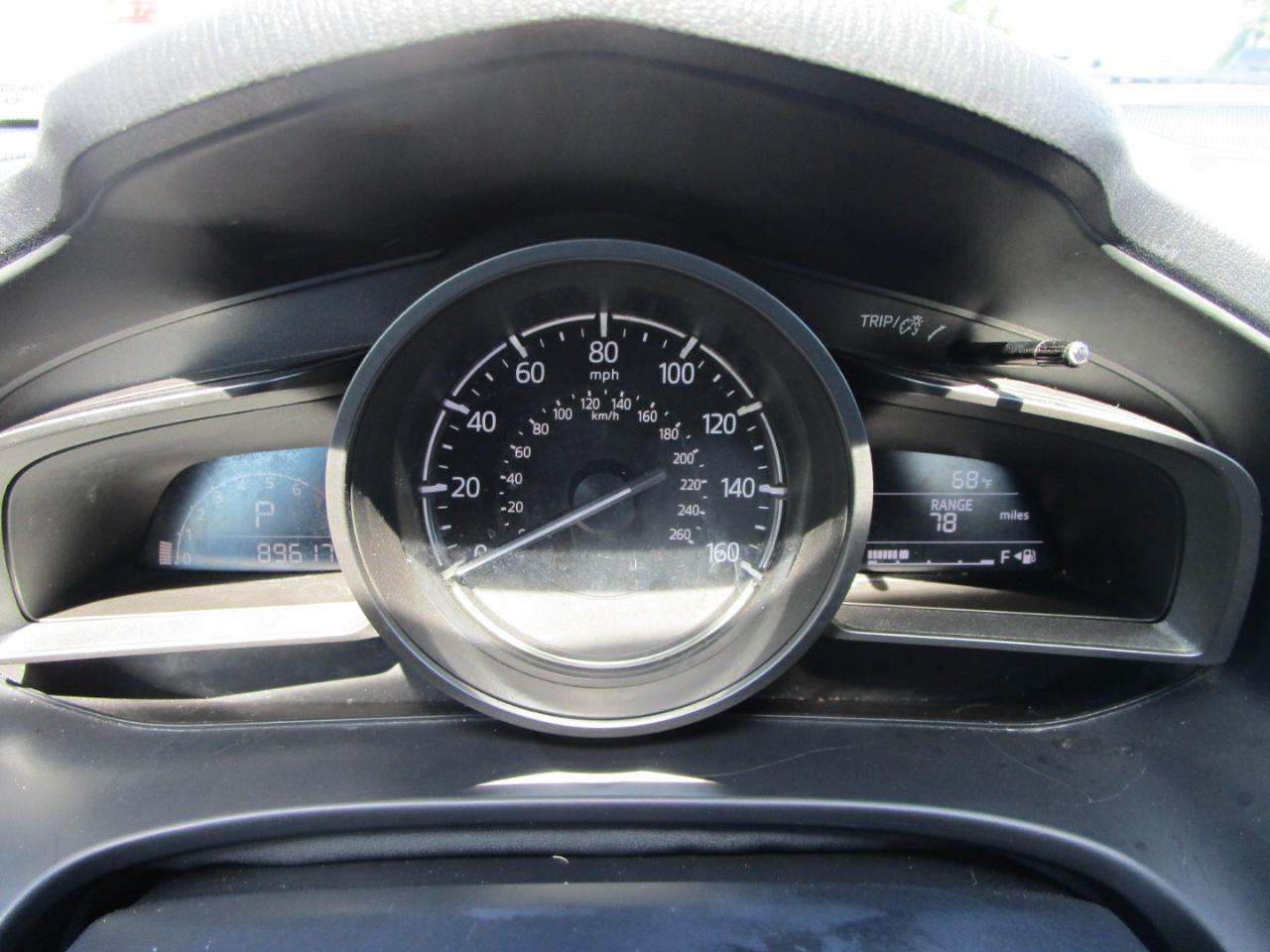 Mazda Mazda3 4-Door Touring Auto 2017