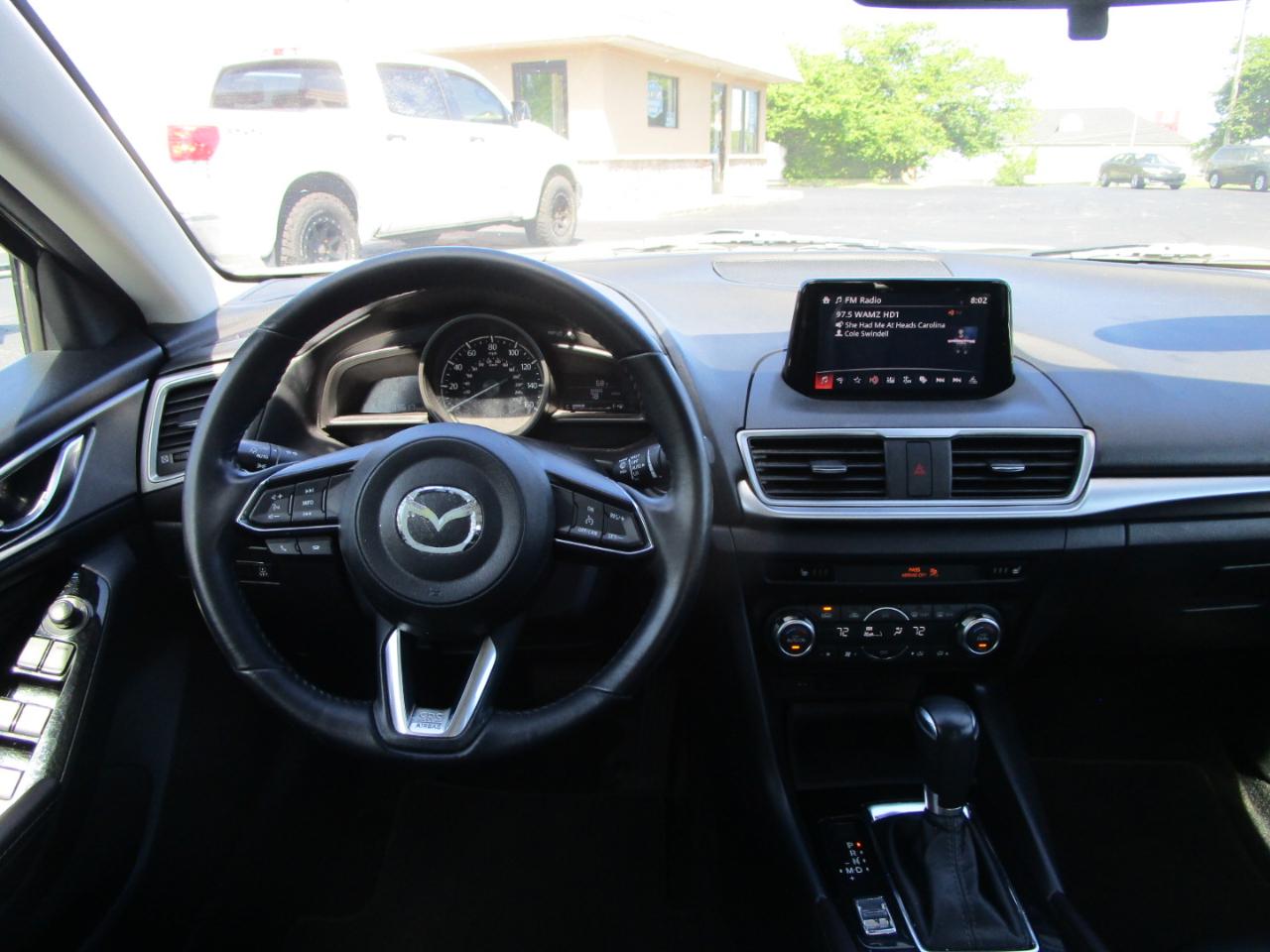 Mazda Mazda3 4-Door Touring Auto 2017