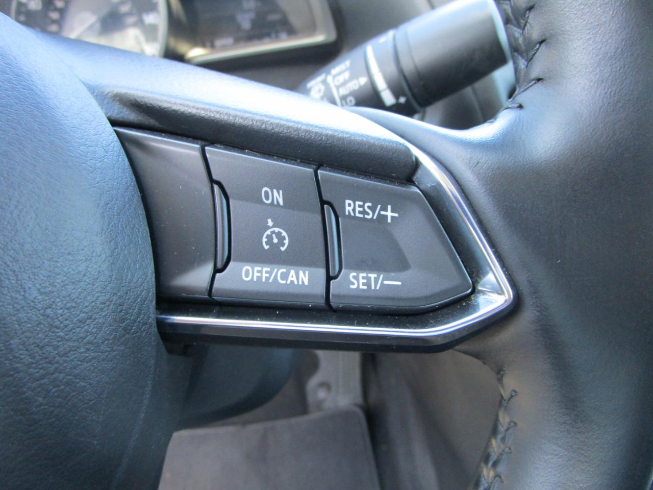 Mazda Mazda3 4-Door Touring Auto 2017