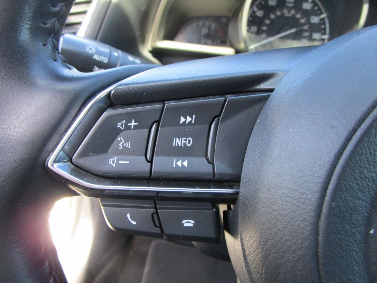 Mazda Mazda3 4-Door Touring Auto 2017