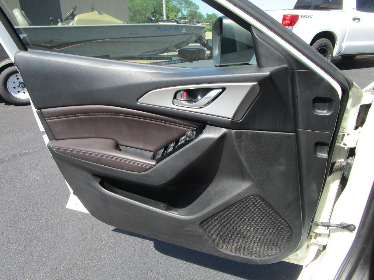 Mazda Mazda3 4-Door Touring Auto 2017