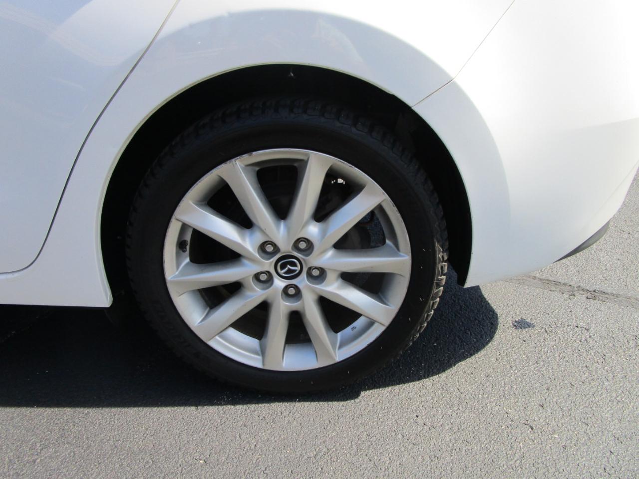 Mazda Mazda3 4-Door Touring Auto 2017