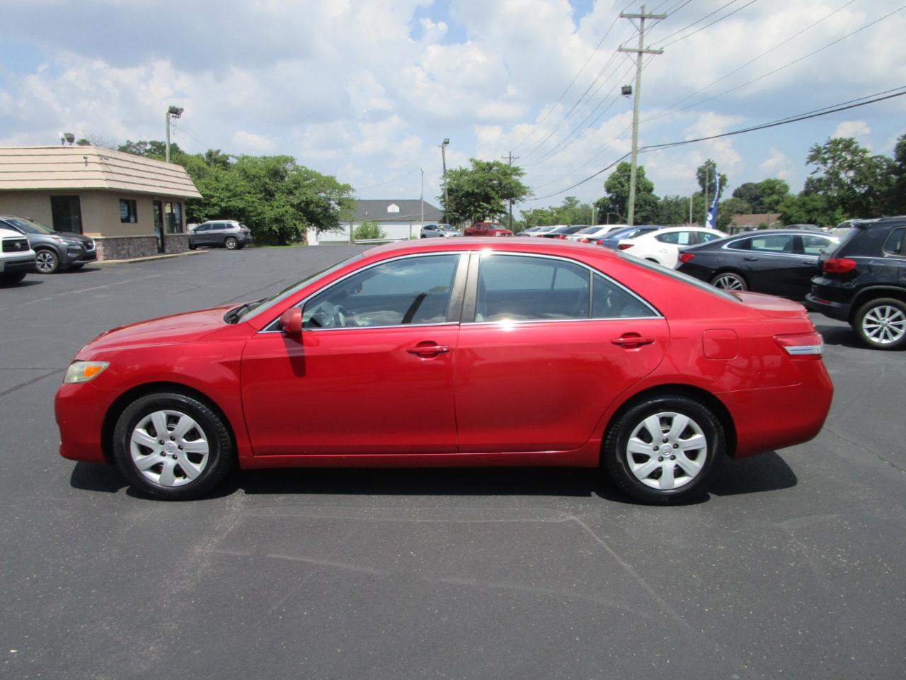 Toyota Camry 4dr Sdn I4 Man LE (Natl) 2011