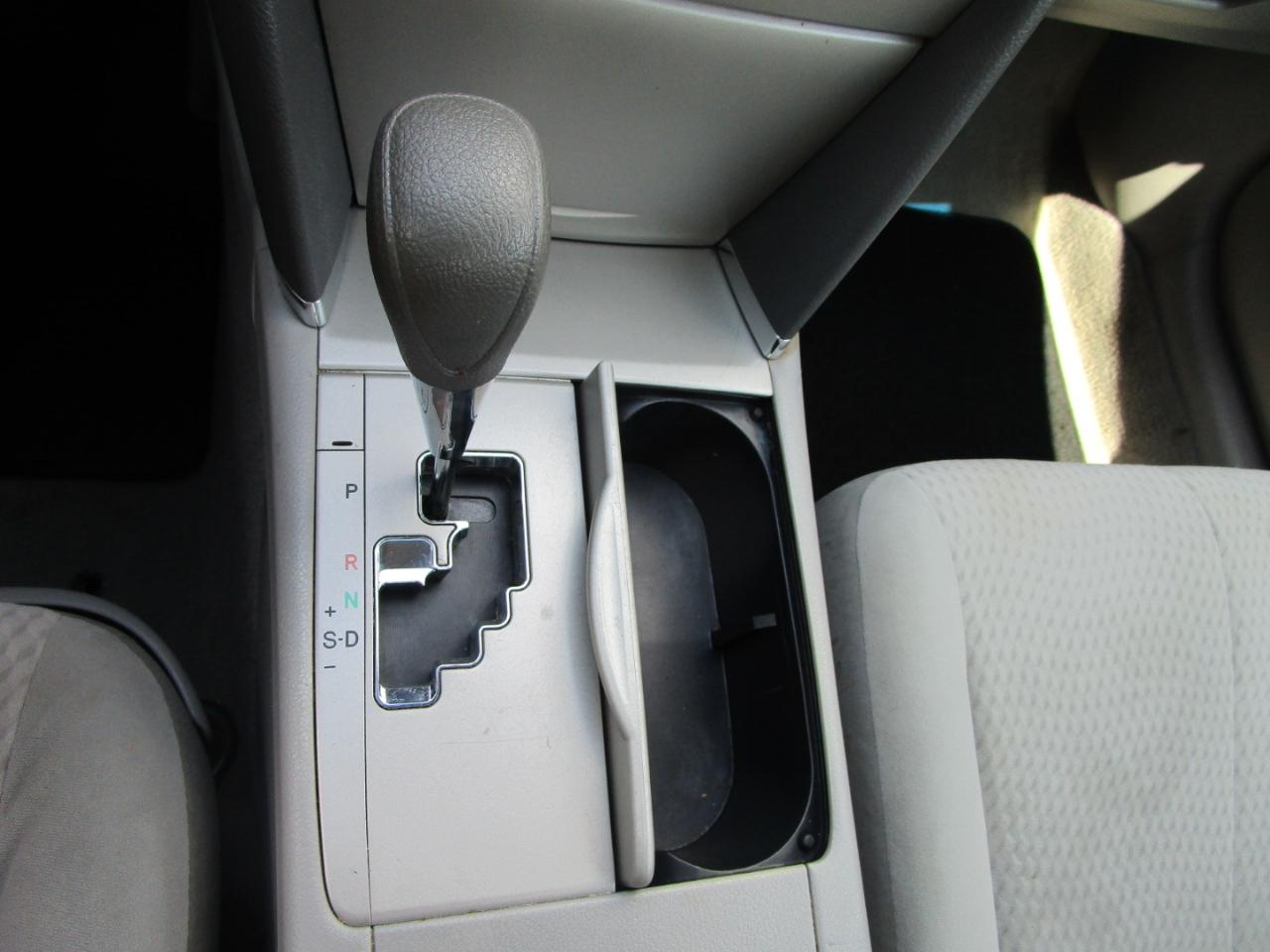 Toyota Camry 4dr Sdn I4 Man LE (Natl) 2011