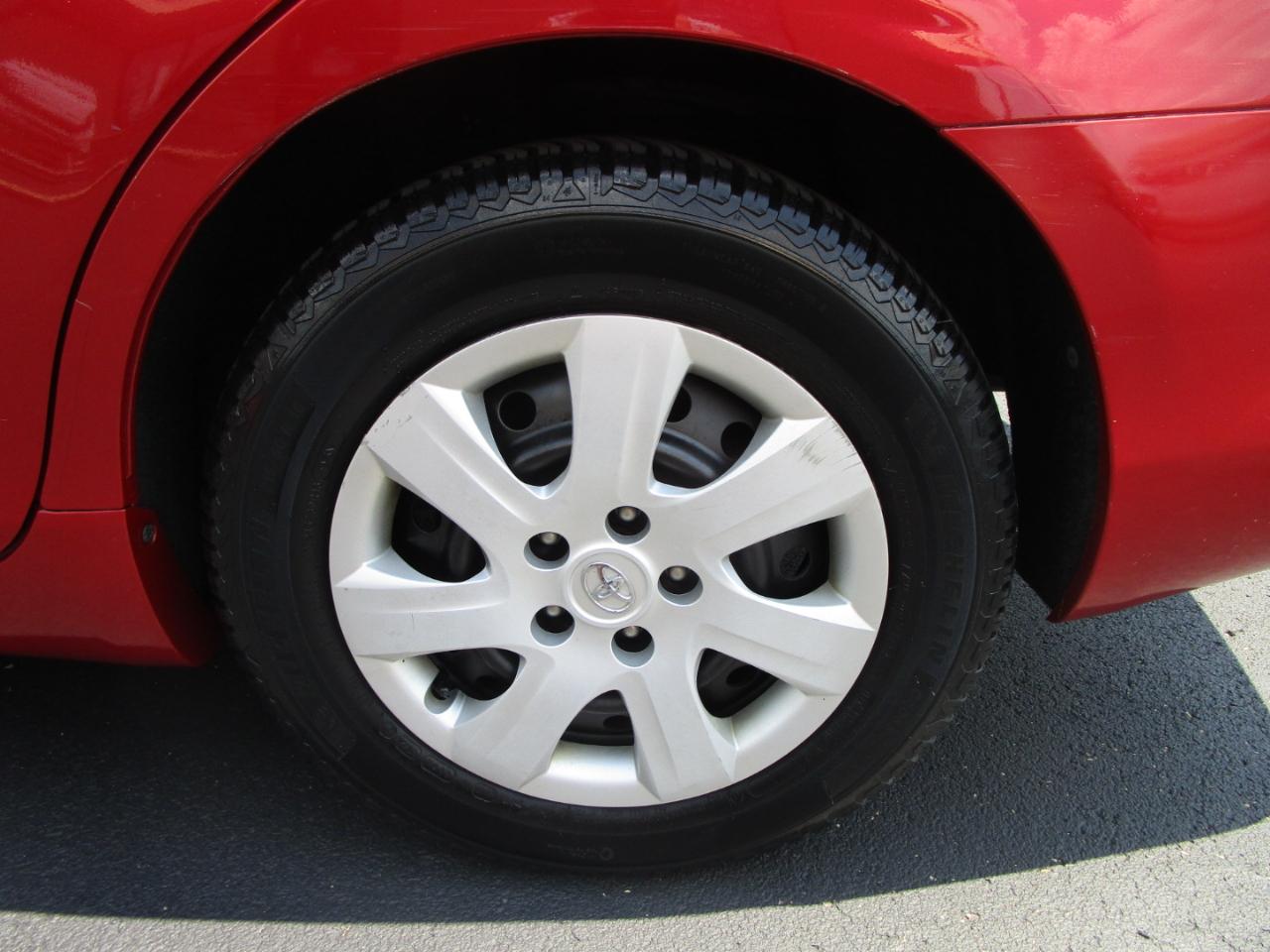 Toyota Camry 4dr Sdn I4 Man LE (Natl) 2011