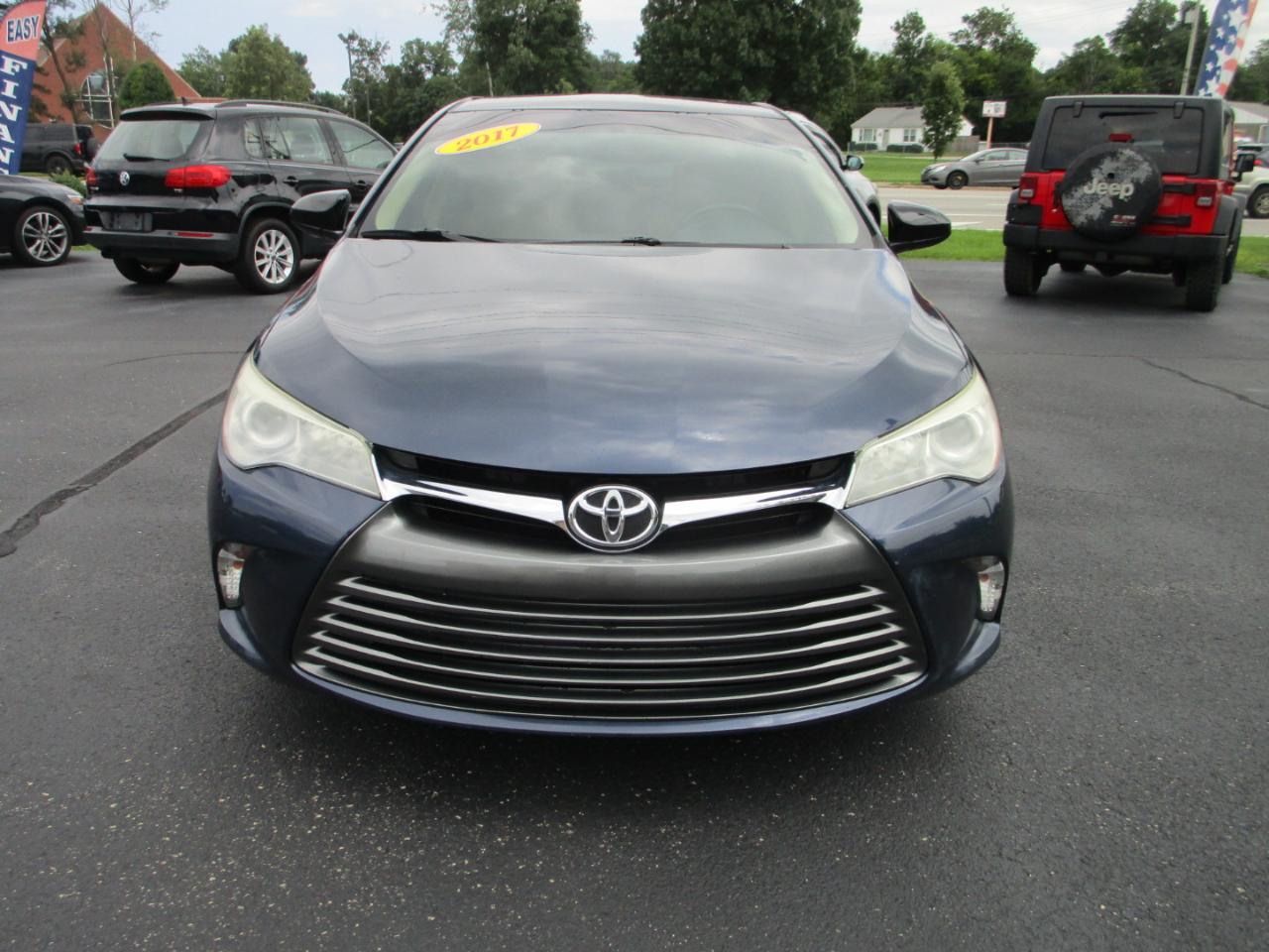 Toyota Camry LE Auto (Natl) 2017