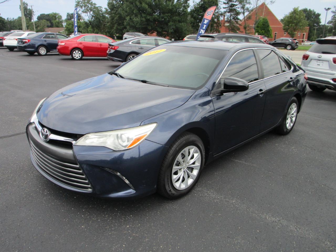 Toyota Camry LE Auto (Natl) 2017