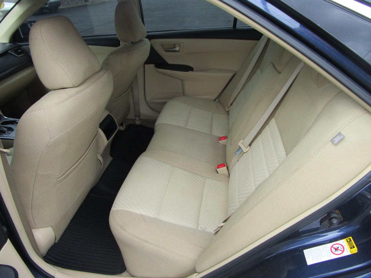 Toyota Camry LE Auto (Natl) 2017