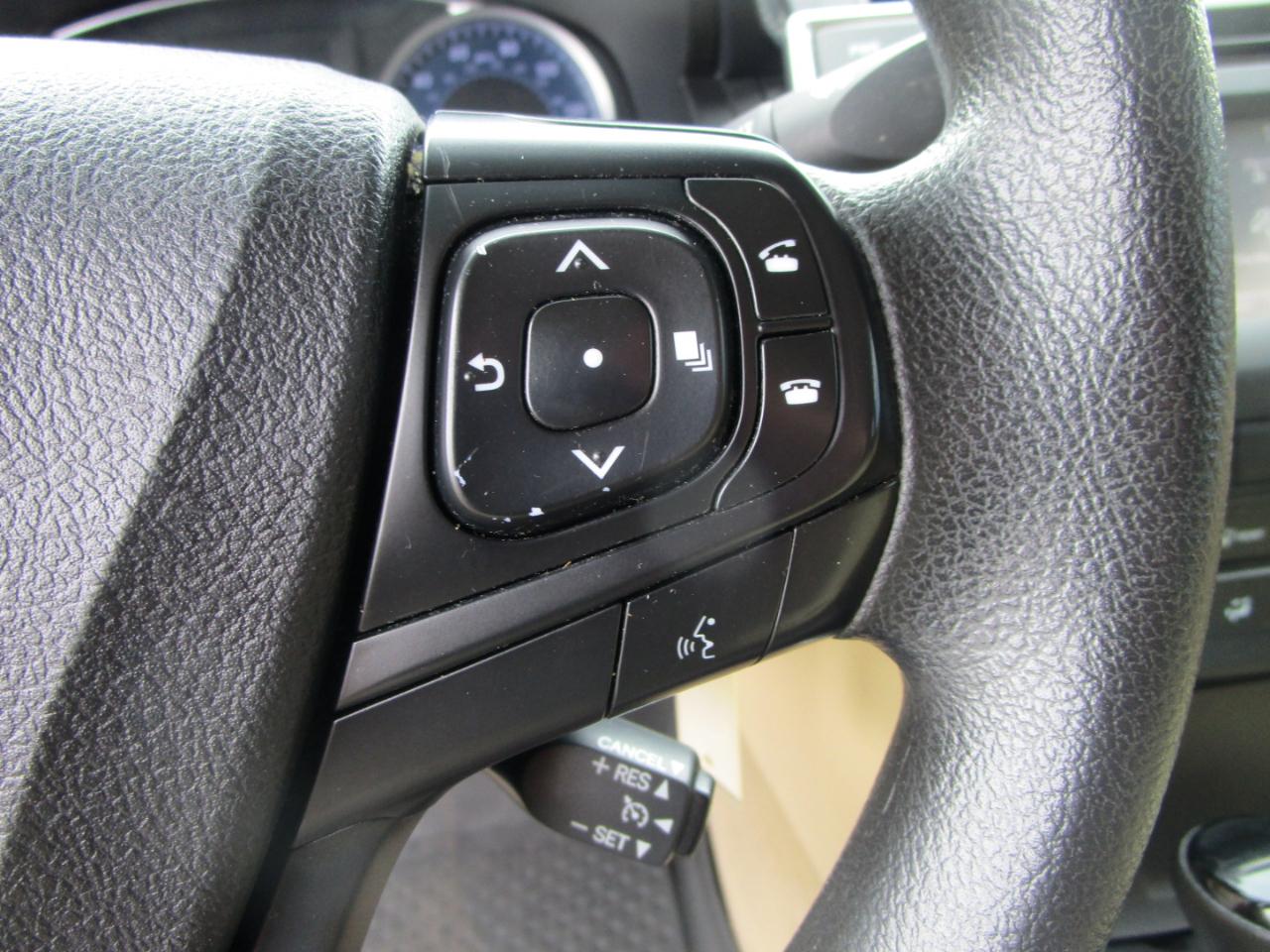 Toyota Camry LE Auto (Natl) 2017