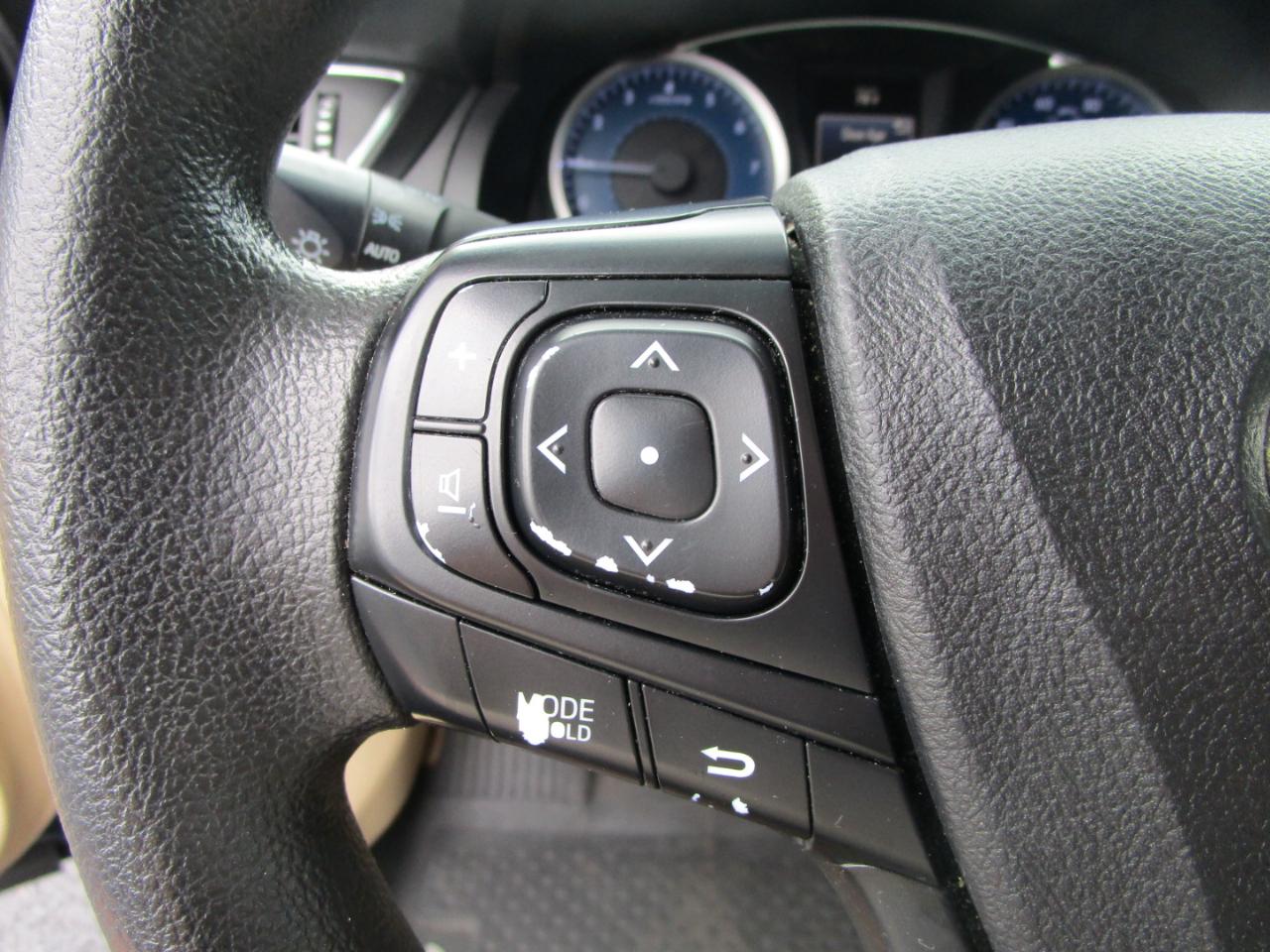 Toyota Camry LE Auto (Natl) 2017