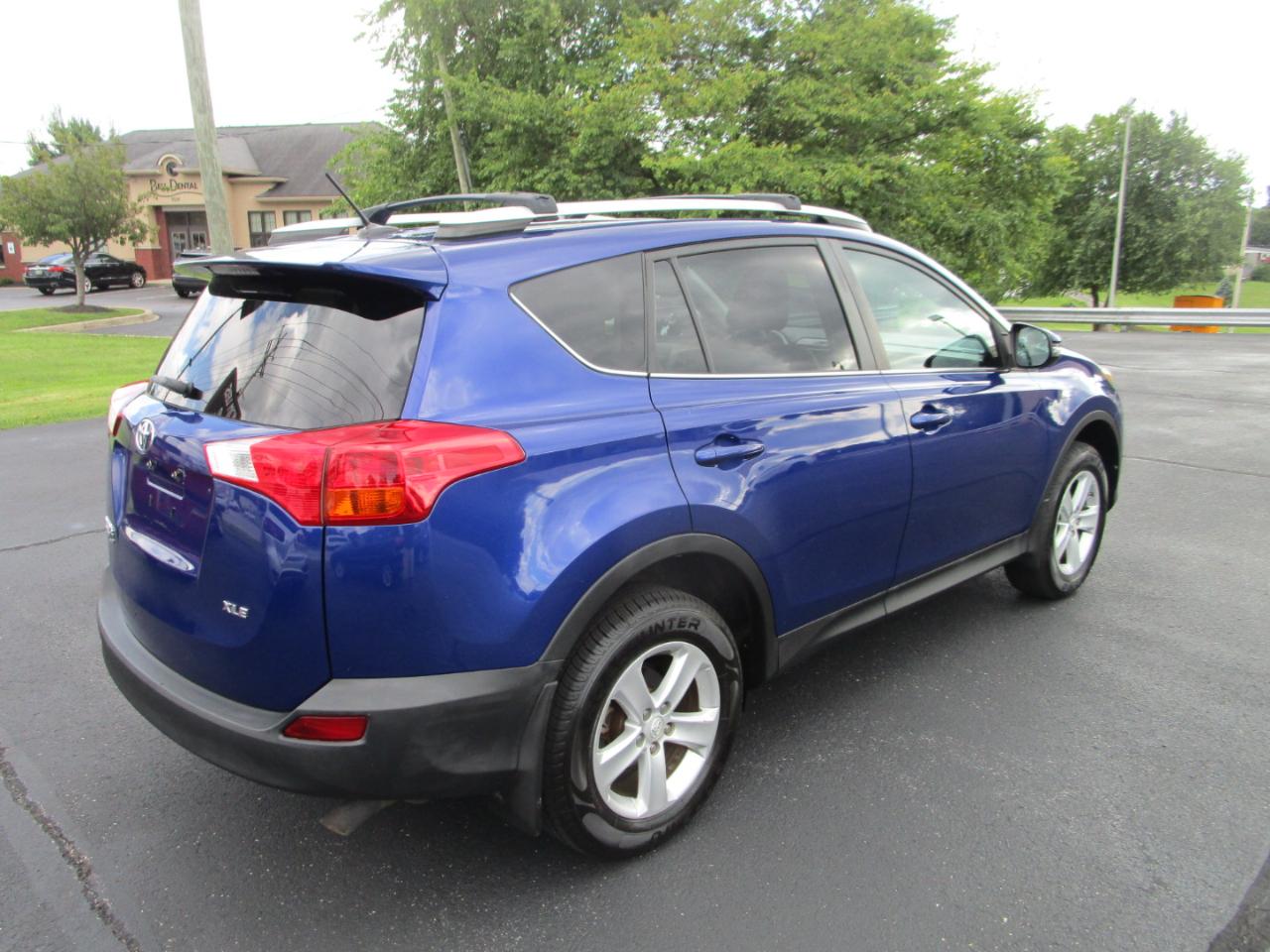 Toyota RAV4 FWD 4dr XLE (Natl) 2014