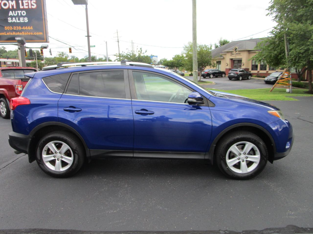 Toyota RAV4 FWD 4dr XLE (Natl) 2014